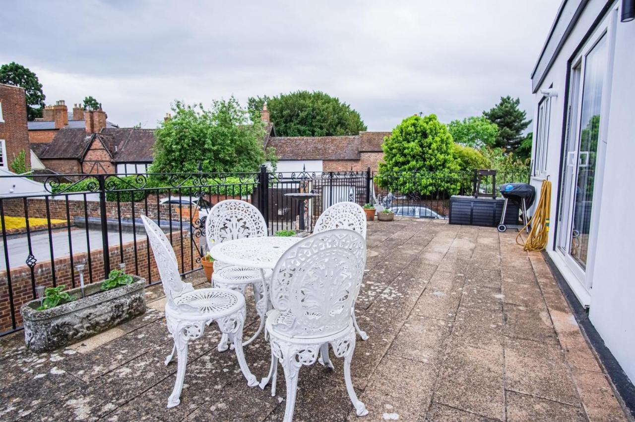 Tallets With Balcony & Parking Tewkesbury