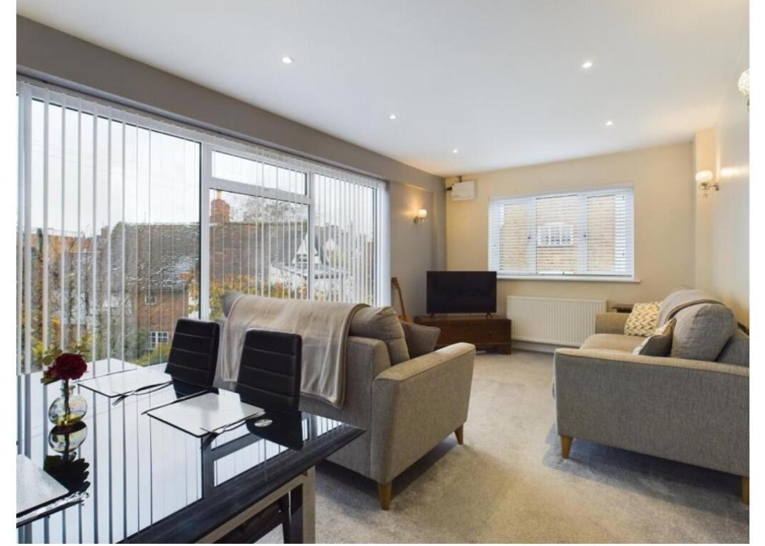 Tallets With Balcony & Parking * Tewkesbury