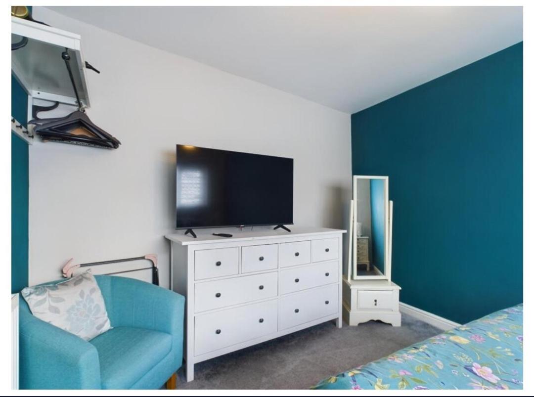 Apartment Tallets With Balcony & Parking *